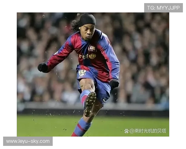 罗纳尔迪尼奥居然还能笑着逛街？这日子跟球场上差太远了吧！