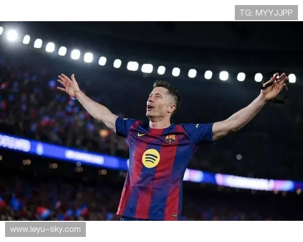 莱万是否被高估：终结效率与体系依赖解析