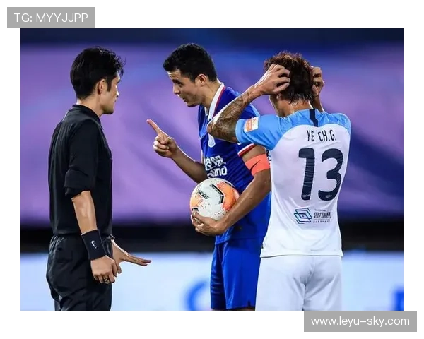 危险动作判罚要点：构成标准、裁判视角与间接任意球