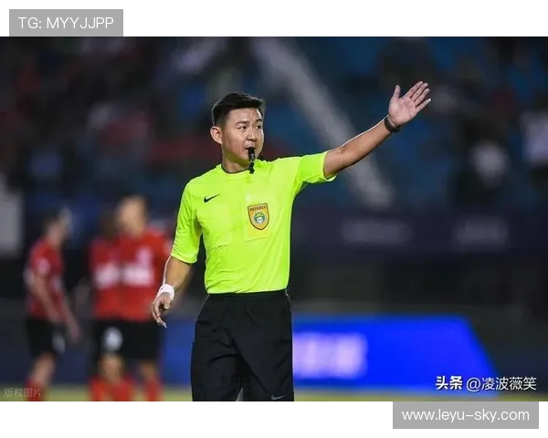 为什么同一动作，裁判有时吹犯规有时却放行？