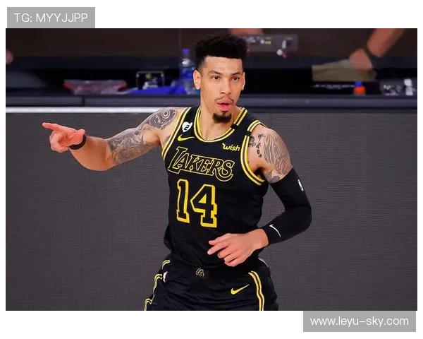 丹尼·格林三分效率提升显著，拉开进攻空间助力球队关键得分